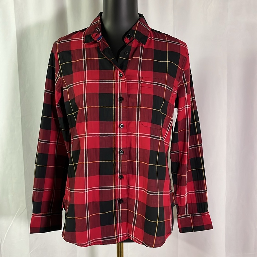 NWT St. John’s Bay Red & Black Plaid Classic Long Sleeve Button Down Shirt
